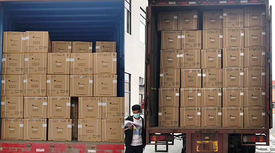 集裝箱裝柜進行時！金環(huán)電器客戶迷你洗衣機順利發(fā)貨！