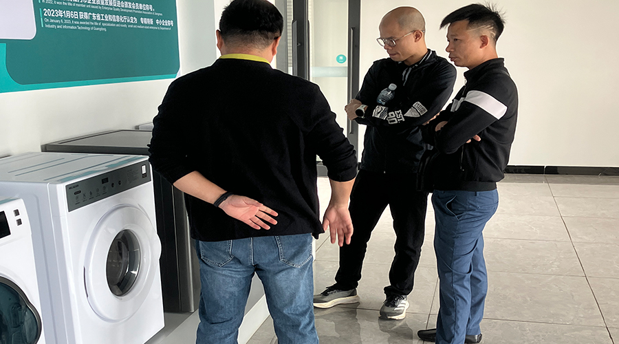 越南客戶到訪金環(huán)電器，現(xiàn)場拍板定合作